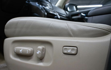 Toyota Land Cruiser 200, 2008 год, 2 599 000 рублей, 31 фотография