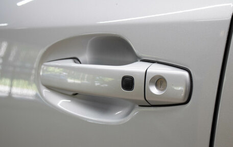 Toyota Land Cruiser 200, 2008 год, 2 599 000 рублей, 33 фотография
