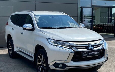 Mitsubishi Pajero Sport III рестайлинг, 2018 год, 2 835 000 рублей, 3 фотография