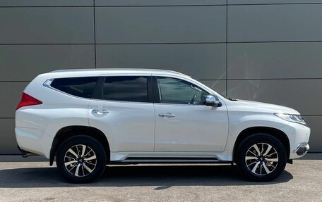 Mitsubishi Pajero Sport III рестайлинг, 2018 год, 2 835 000 рублей, 4 фотография