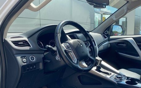 Mitsubishi Pajero Sport III рестайлинг, 2018 год, 2 835 000 рублей, 16 фотография