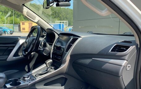 Mitsubishi Pajero Sport III рестайлинг, 2018 год, 2 835 000 рублей, 11 фотография