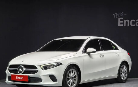 Mercedes-Benz A-Класс, 2020 год, 2 050 000 рублей, 2 фотография