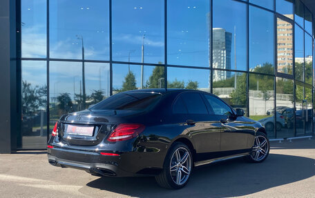Mercedes-Benz E-Класс, 2018 год, 2 850 000 рублей, 2 фотография