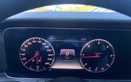 Mercedes-Benz E-Класс, 2018 год, 2 850 000 рублей, 13 фотография