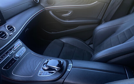 Mercedes-Benz E-Класс, 2018 год, 2 850 000 рублей, 15 фотография