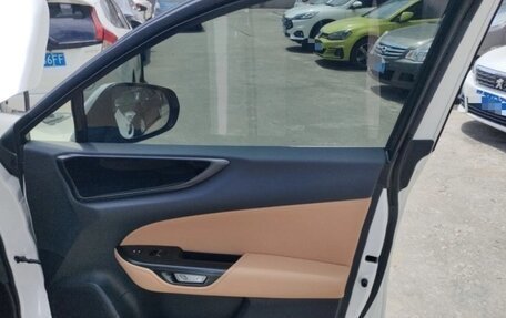 Lexus NX, 2022 год, 3 530 000 рублей, 27 фотография