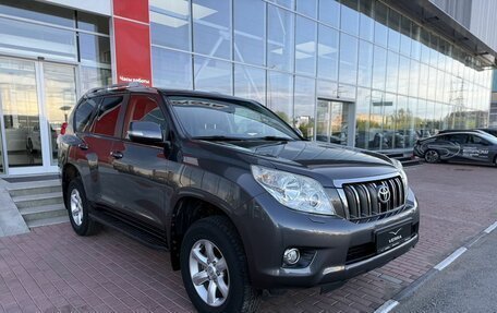 Toyota Land Cruiser Prado 150 рестайлинг 2, 2013 год, 3 050 000 рублей, 4 фотография