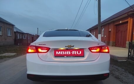 Chevrolet Malibu IX, 2018 год, 1 850 000 рублей, 3 фотография