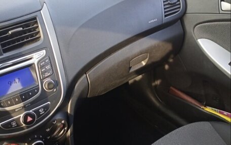 Hyundai Solaris II рестайлинг, 2013 год, 950 000 рублей, 2 фотография