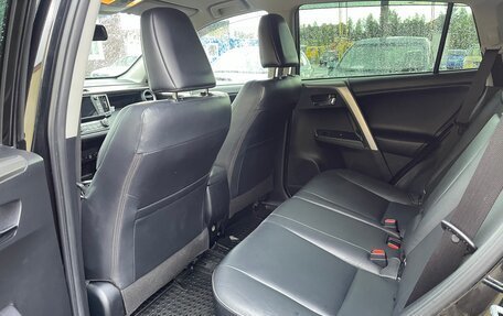 Toyota RAV4, 2018 год, 2 299 000 рублей, 13 фотография
