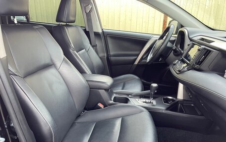 Toyota RAV4, 2018 год, 2 299 000 рублей, 18 фотография