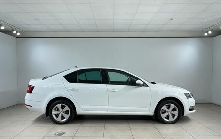 Skoda Octavia, 2019 год, 1 999 000 рублей, 6 фотография
