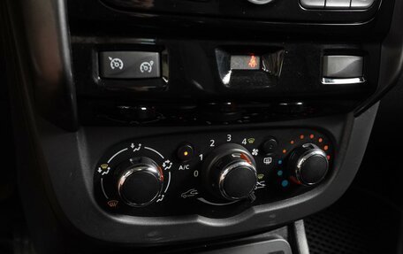 Renault Duster I рестайлинг, 2017 год, 1 077 000 рублей, 12 фотография