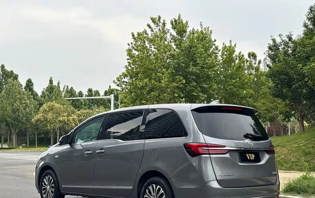 Buick GL8 III, 2022 год, 2 200 000 рублей, 8 фотография