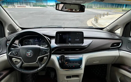 Buick GL8 III, 2022 год, 2 200 000 рублей, 6 фотография