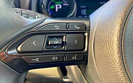 Toyota Yaris, 2022 год, 1 700 000 рублей, 12 фотография