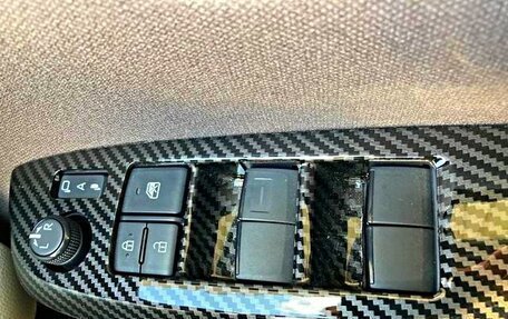Toyota Yaris, 2022 год, 1 700 000 рублей, 11 фотография