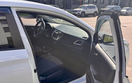 Hyundai Solaris II рестайлинг, 2019 год, 1 025 000 рублей, 5 фотография