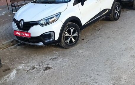 Renault Kaptur I рестайлинг, 2019 год, 940 000 рублей, 2 фотография