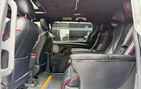 Toyota Sienna, 2022 год, 3 300 000 рублей, 5 фотография
