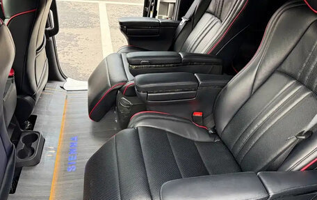 Toyota Sienna, 2022 год, 3 300 000 рублей, 9 фотография