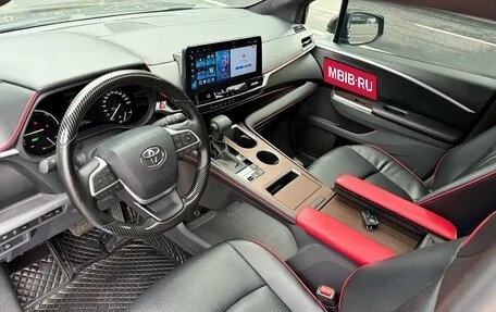 Toyota Sienna, 2022 год, 3 300 000 рублей, 6 фотография