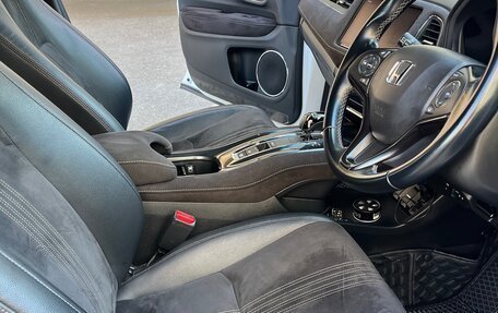 Honda Vezel, 2018 год, 1 999 999 рублей, 14 фотография