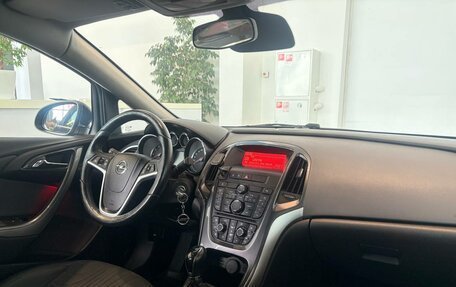 Opel Astra J, 2013 год, 890 000 рублей, 11 фотография