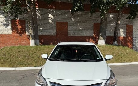 Hyundai Solaris II рестайлинг, 2014 год, 1 050 000 рублей, 2 фотография