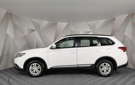 Mitsubishi Outlander III рестайлинг 3, 2021 год, 2 635 000 рублей, 5 фотография