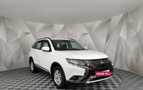 Mitsubishi Outlander III рестайлинг 3, 2021 год, 2 635 000 рублей, 3 фотография