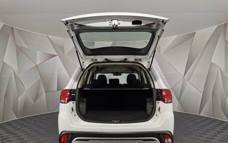 Mitsubishi Outlander III рестайлинг 3, 2021 год, 2 635 000 рублей, 19 фотография