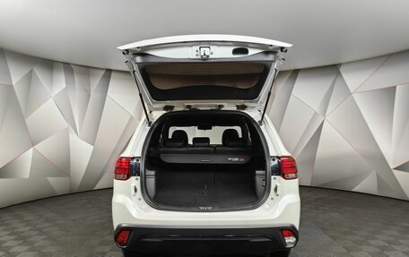 Mitsubishi Outlander III рестайлинг 3, 2021 год, 2 298 000 рублей, 17 фотография