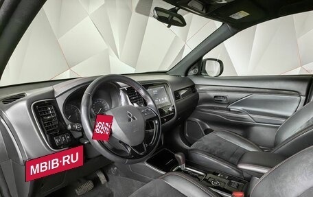Mitsubishi Outlander III рестайлинг 3, 2021 год, 2 298 000 рублей, 14 фотография