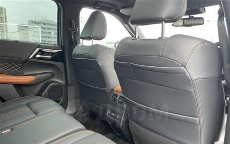 Mitsubishi Outlander, 2022 год, 2 420 000 рублей, 14 фотография