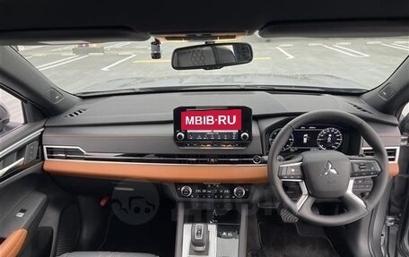 Mitsubishi Outlander, 2022 год, 2 420 000 рублей, 7 фотография