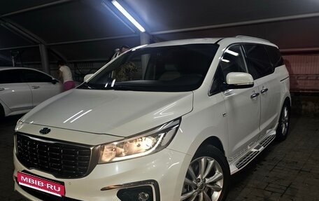 KIA Carnival III, 2019 год, 2 700 000 рублей, 1 фотография