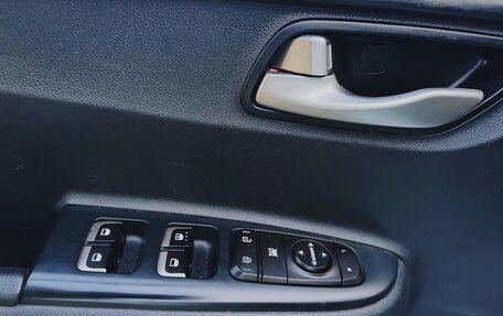 KIA Rio IV, 2018 год, 1 550 000 рублей, 13 фотография