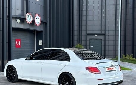 Mercedes-Benz E-Класс, 2016 год, 3 750 000 рублей, 5 фотография