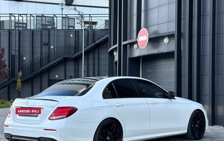 Mercedes-Benz E-Класс, 2016 год, 3 750 000 рублей, 4 фотография