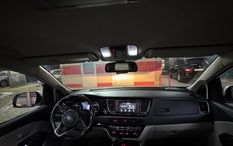 KIA Carnival III, 2019 год, 2 700 000 рублей, 4 фотография