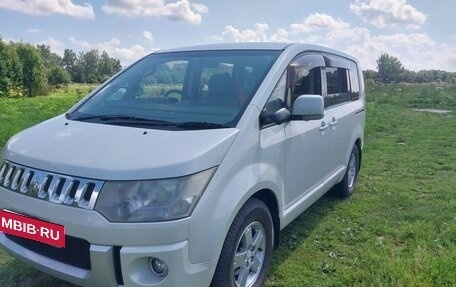 Mitsubishi Delica D:5 I, 2011 год, 1 700 000 рублей, 4 фотография