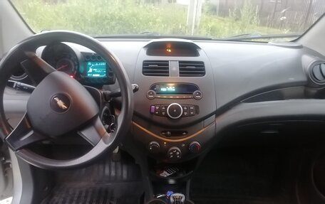 Chevrolet Spark III, 2011 год, 600 000 рублей, 6 фотография