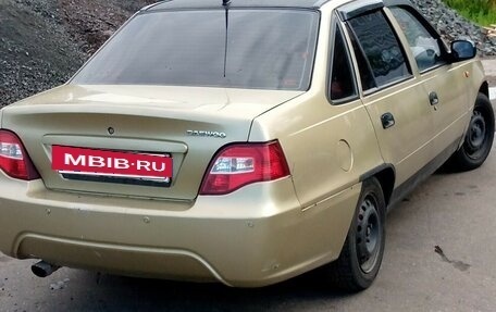 Daewoo Nexia I рестайлинг, 2010 год, 110 000 рублей, 2 фотография