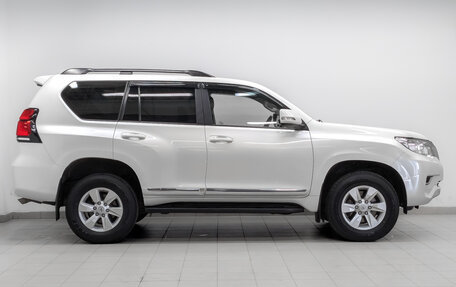 Toyota Land Cruiser Prado 150 рестайлинг 2, 2019 год, 5 150 000 рублей, 4 фотография