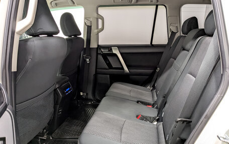 Toyota Land Cruiser Prado 150 рестайлинг 2, 2019 год, 5 150 000 рублей, 12 фотография