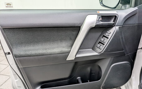 Toyota Land Cruiser Prado 150 рестайлинг 2, 2019 год, 5 150 000 рублей, 19 фотография
