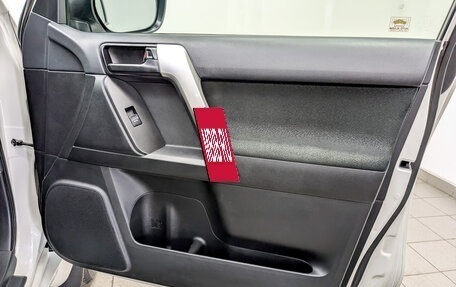 Toyota Land Cruiser Prado 150 рестайлинг 2, 2019 год, 5 150 000 рублей, 24 фотография