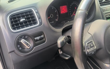 Volkswagen Polo VI (EU Market), 2012 год, 850 000 рублей, 19 фотография
